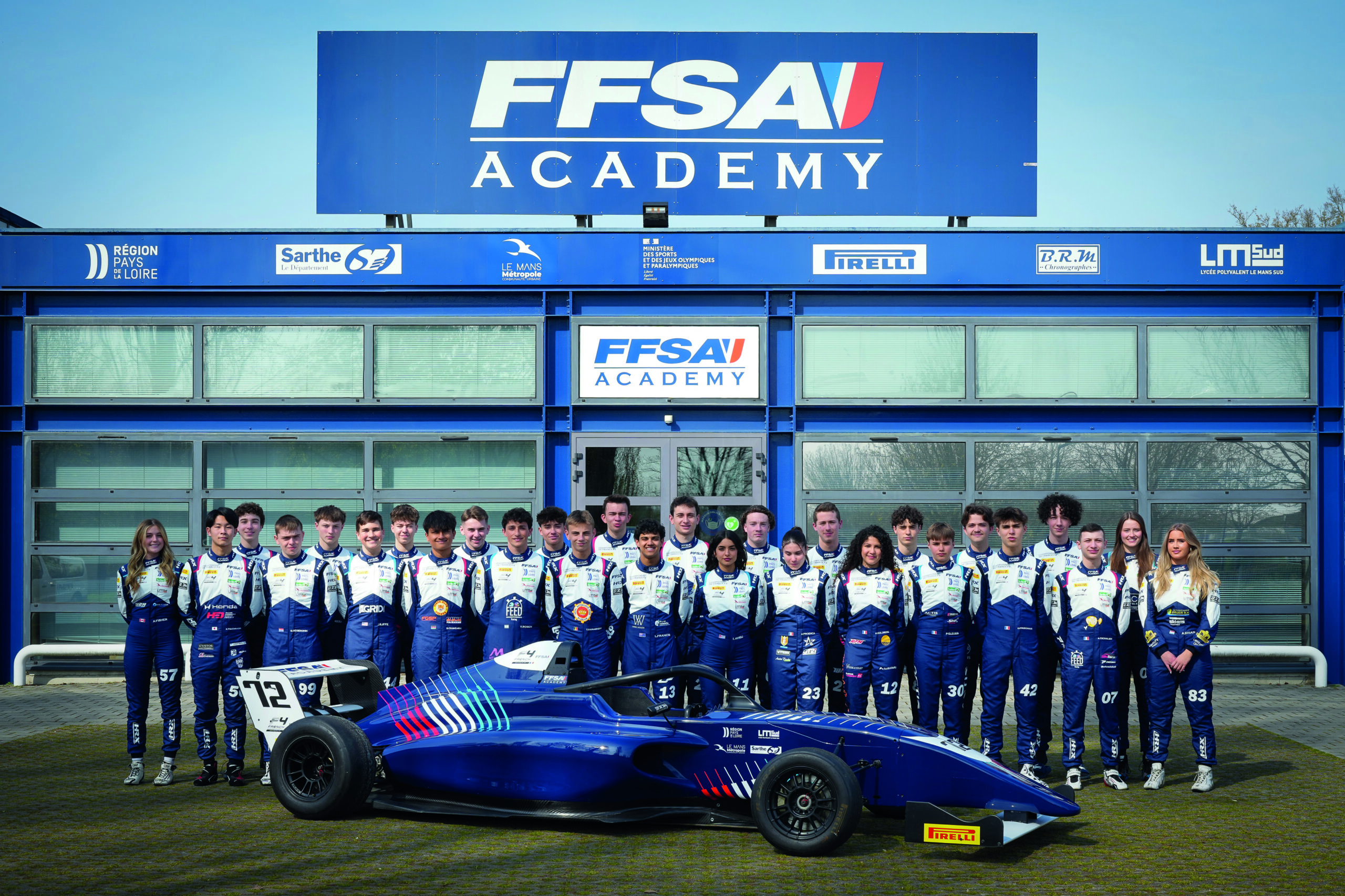 FORMER L’EXCELLENCE DU SPORT AUTOMOBILE FRANÇAIS